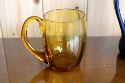 アンバーグラス(琥珀色のガラス)のレトロマグカップ