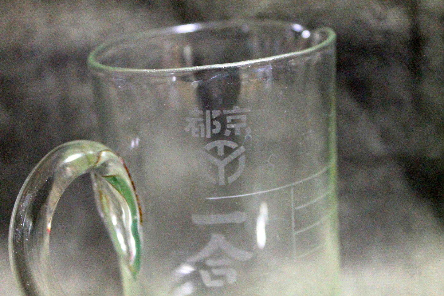 吹きガラスのヴィンテー計量カップ