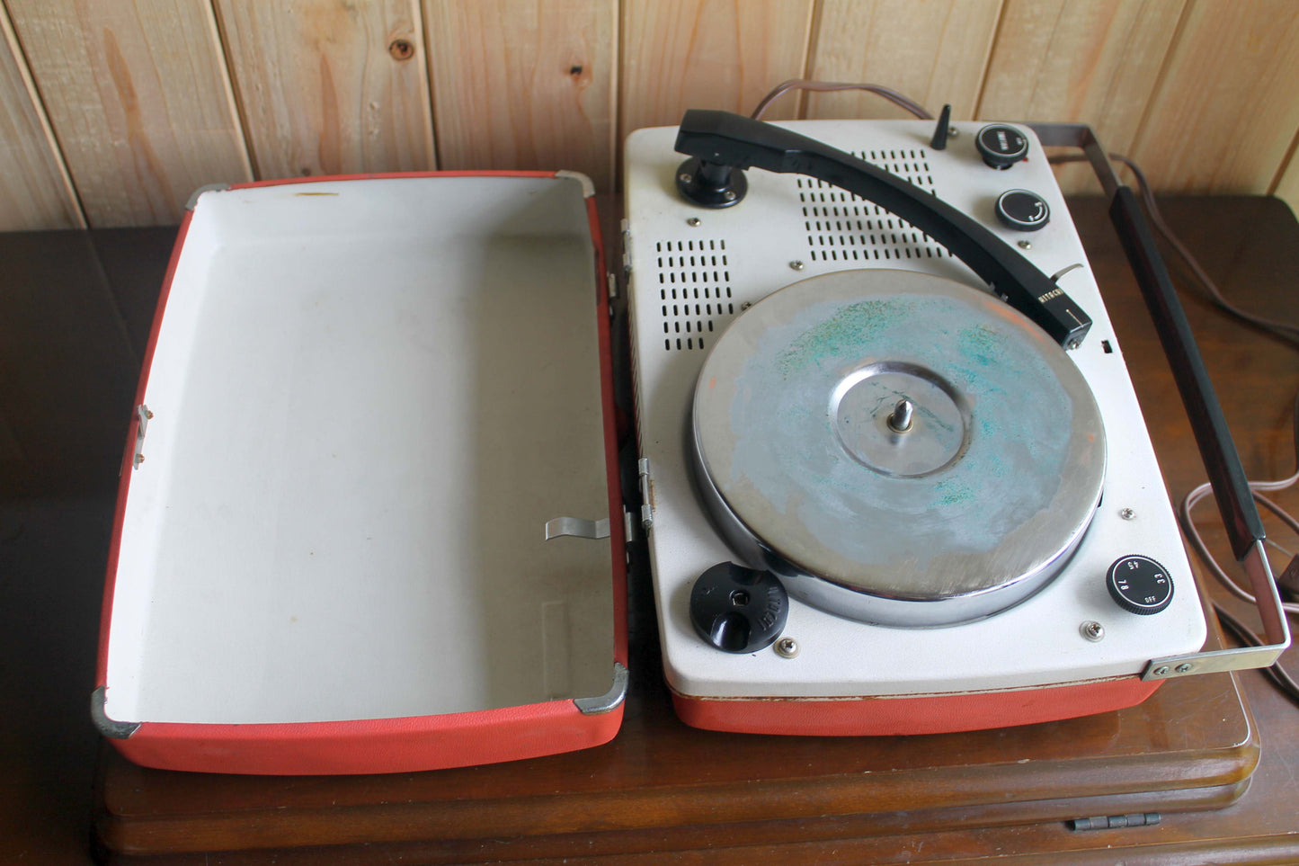 HITACHI(日立)　ポータブルレコードプレーヤー　ピンク