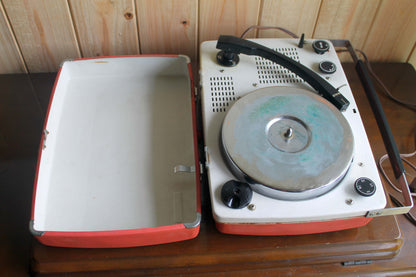 HITACHI(日立)　ポータブルレコードプレーヤー　ピンク