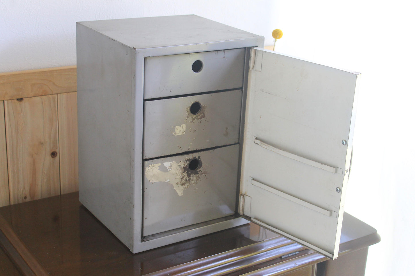 スチール製 常備薬箱　3段引き出し